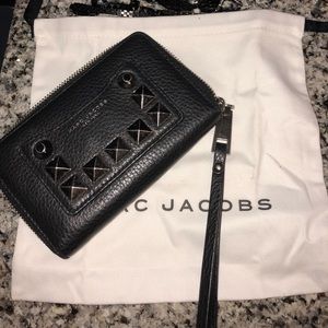 MARC JACOBS STUDDED RECRUIT CONTINENTAL WALLET